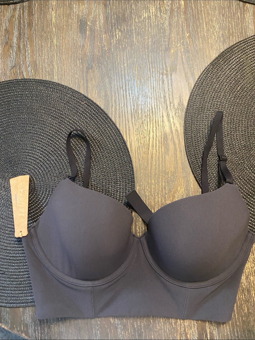 SKIMS Fits everybody low back longline bra size 38B onyx NWT
